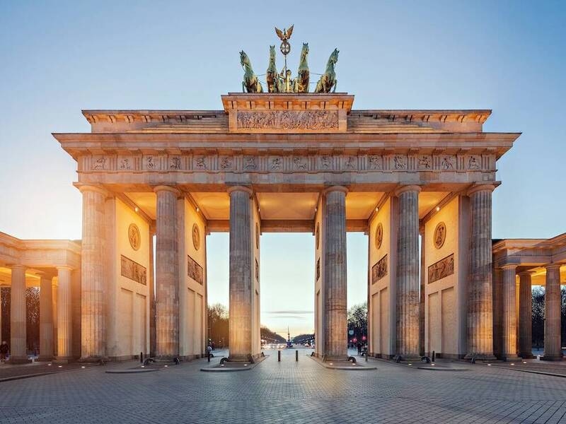 Бранденбурзькі ворота в Берліні, величні пам'ятки Німеччини від Tour Ukraine