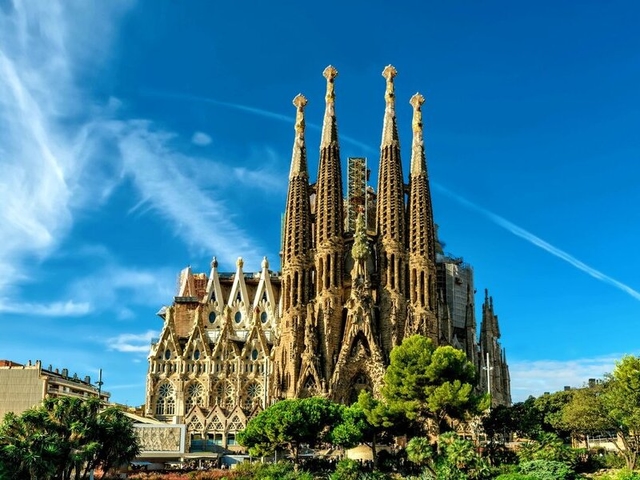  Собор Саграда Фамилия в Барселоне, архитектурное наследие Антонио Гауди.