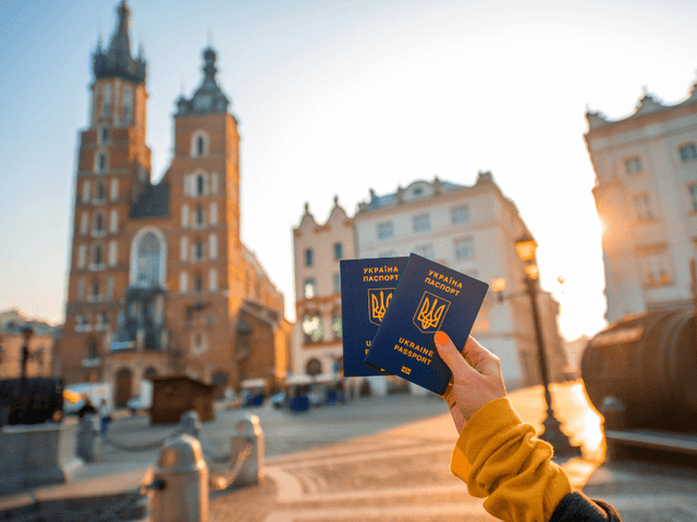 Как правильно упаковать документ и гаджеты в дорогу