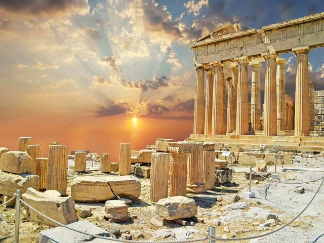 Античные руины и колонны Акрополя, экскурсии к истокам истории с Tour Ukraine