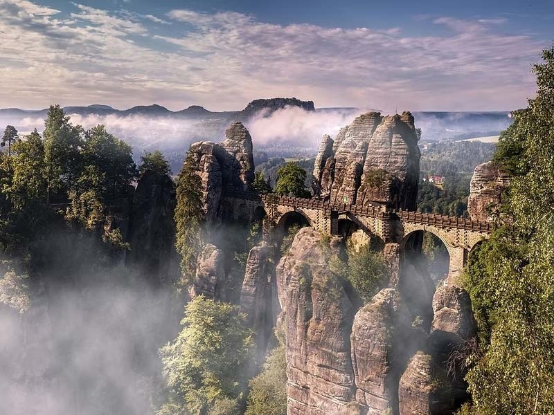 Скельний міст Бастай у Саксонській Швейцарії, природні пам'ятки Німеччини, Tour Ukraine.